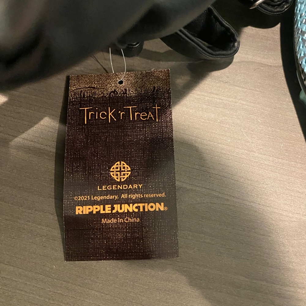 Ripple Junction New Legendary Black and Orange Halloween Backpack - Picture 2 of 7